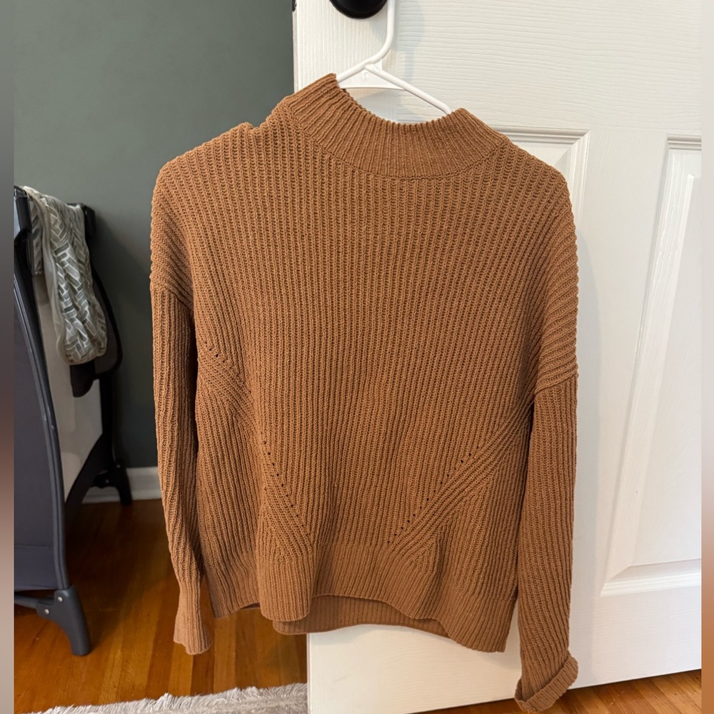 Abercrombie & Fitch Tan mock Neck Sweater